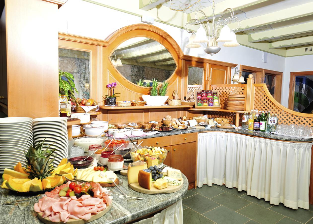 סן גנסיו אטסינו Hotel Koenig Laurin מראה חיצוני תמונה